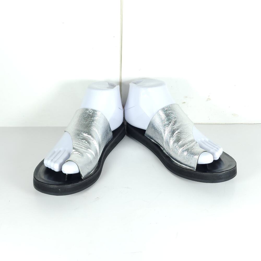 Jeffrey Campbell Women's US 6? Sliver Metallic Leather Toe Post Flat Sandals - Picture 6 of 16